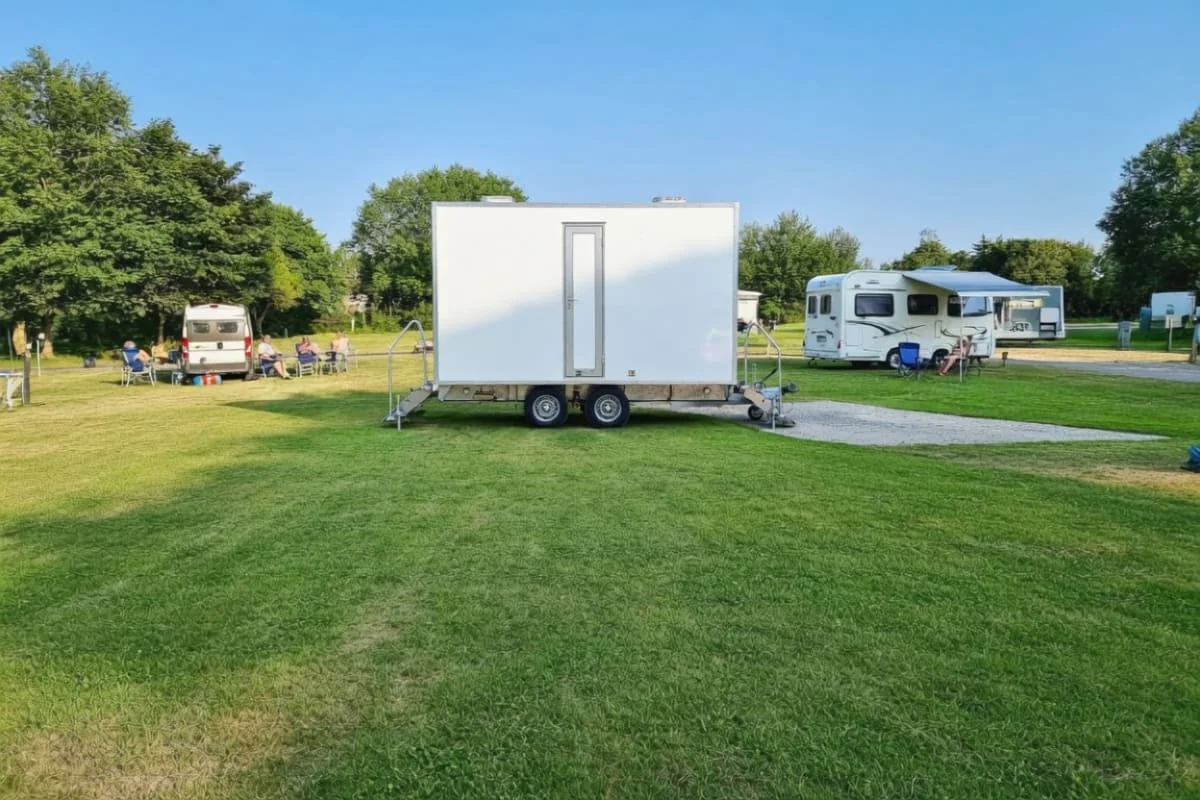 Festival crowd using PremierPlus toilet hire facilities